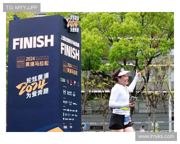 十载金标路 奔跑见成长 —— 上海 10 公里精英赛鸣枪开赛